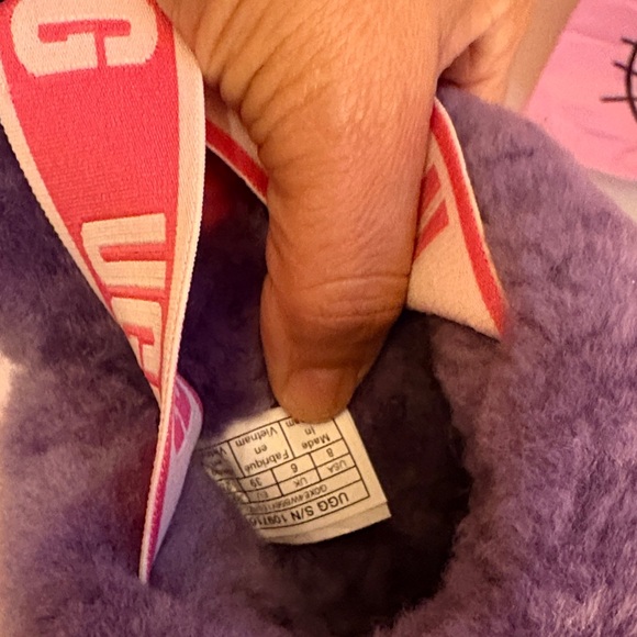 UGG Multicolor Fluffy Slippers - Picture 9 of 9